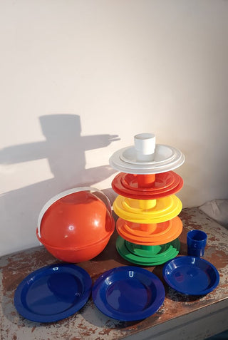 1970s Mod Picnic Party Ball Set by Ingrid Chicago, vintage travel eatery set for 6