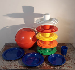 1970s Mod Picnic Party Ball Set by Ingrid Chicago, vintage travel eatery set for 6