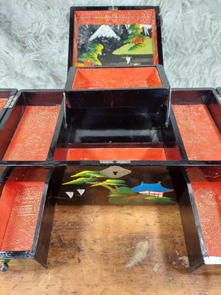 Mid-Century beautiful Mount Fuji scene hand-painted large working musical jewelry box with mirror by TOYO with high-gloss black lacquer finish (As-Is) no key.