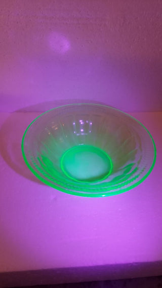 Uranium Glass - 1928 - 1933 Colonial Fluted Green Cereal Bowl WELL WORN by Federal Glass (AS-IS)