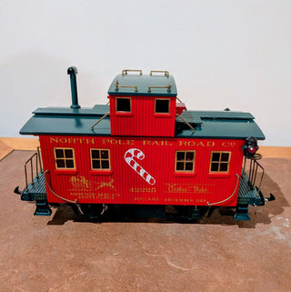Aristo Craft 42225 Xmas Bobber Caboose Train Car, G scale