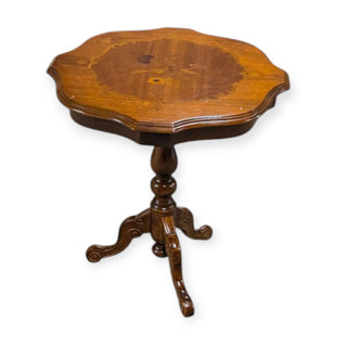 Beautiful Side Table with Wood Inlay 22wx22dx23h