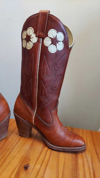 1960s ACME western heeled boots with cream flower and piping design FIRM