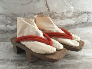 Antique Geta sandals with Tabi socks (Set of 2) 9x6x6" RW
