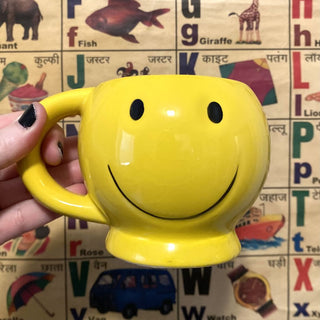 Smiley Face Mug 3.5x4 plus 2" handle