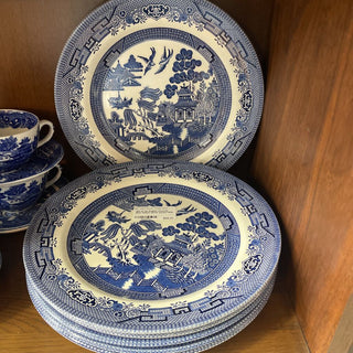 Set of six English Churchill Blue Willow Dinner plates FIRM