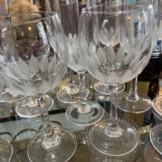 Set of 4 crystal wine glasses