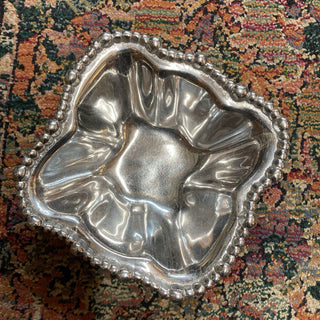 Aluminum bowl with bubble border
