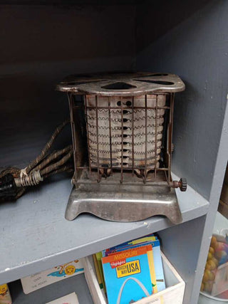 AntiqueToaster (Please do not use, cord could be a fire hazard)