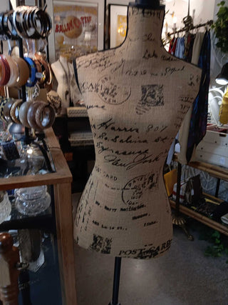 Pattern Mannequin (as shown, not adjustable)