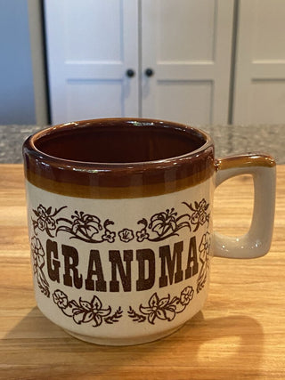 Vintage Grandma Coffee Mugi