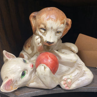 UCTCI Dog & Cat Figurine