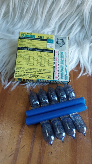 1950s SYLVANIA BLUE DOT Flashbulbs # AG1B, 9 Bulbs In box FIRM (T&M)