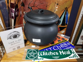 Large Cauldron Food Safe Oven Microwave Safe Lid and Ladle