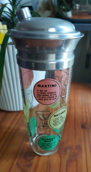 MCM Cocktail Shaker with 9 drink recipes (FIRM)