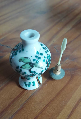 Chinese Hand Painted porcelain Snuff Bottle With jade Cap and spoon (T&M) FIRM