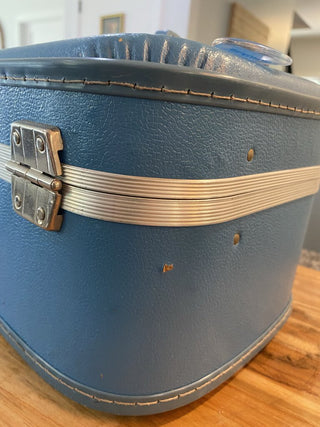 Vintage Blue Train Case w/Key