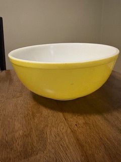 Pyrex 404 Yellow Mixing Bowl