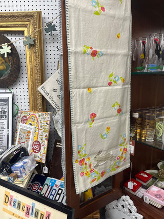 Easter Table Runner Emb. - New