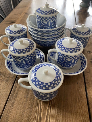 Williams Sonoma 18p Vintage Tea Set