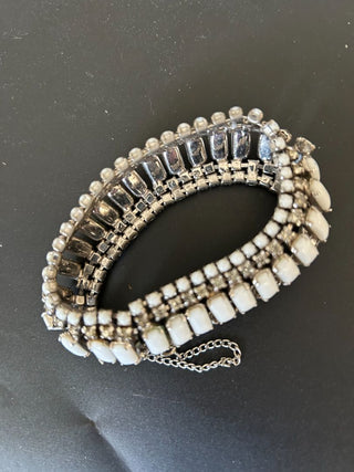 Bracelet White Milkstone Glass