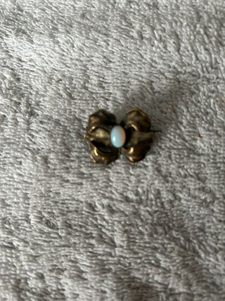 Botticeli Gold Tone Brooch w/Faux Pearl
