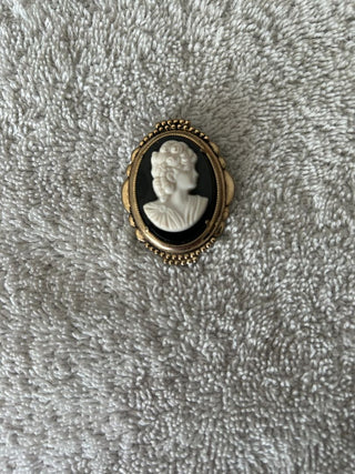 Black & White Brooch/Pin