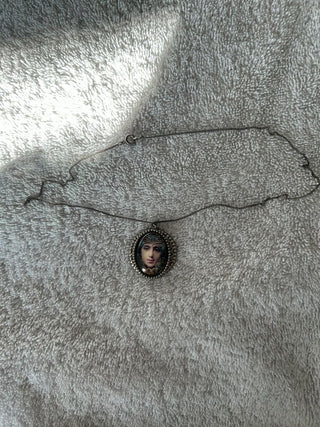 Silver Oval Cameo Pendant Necklace