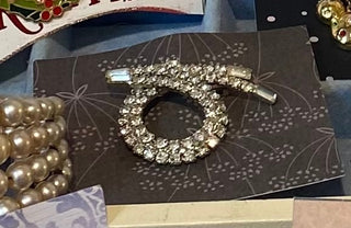 Vtg Rhinestone Swirl Brooch-ty