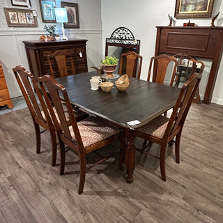 Vintage Oak Dining Table with 6 Chairs 44"Wx44"Dx28"H
