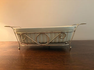 baking dish with metal handles