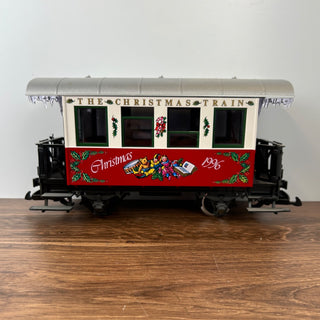 LGB #36076 2003 Christmas Train Passenger Car 14Wx6Dx7H
