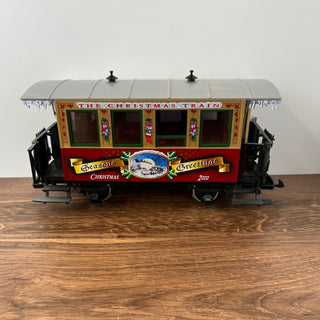 LGB #33074 2001 Passenger Train Car 14Wx6Dx7H