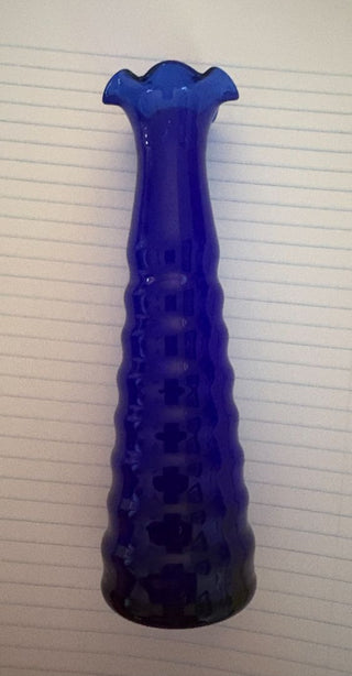 fluted top vase