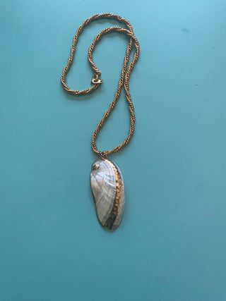 Vtg White Abalone Sea Shell Necklace-ty