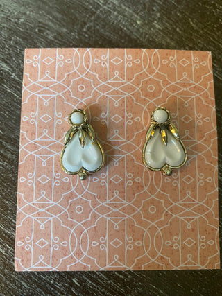 Vtg Milk Glass Heart Earrings-Screw Back-ty