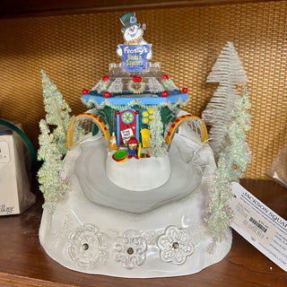 Dept 56, Frosty's Sleds n' Saucers Set