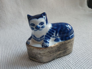 Cat Trinket box 3"x3.5"