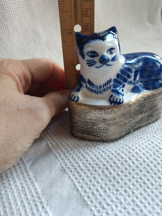 Cat Trinket box 3"x3.5"
