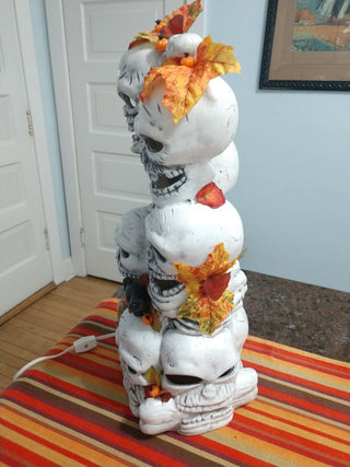 1990's Skeleton Skull Stacked Tower 18” Tall Halloween Flashing Lights