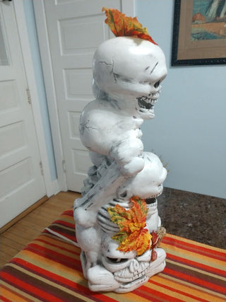 1990's Skeleton Skull Stacked Tower 18” Tall Halloween Flashing Lights