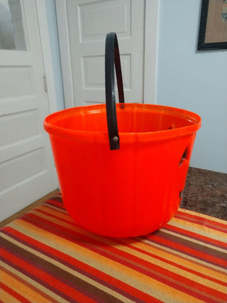 Large Halloween Pumpkin Jack O'Lantern Candy Bucket Pail EUC 1980's