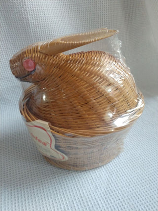 Vtg Handwoven Wicker Rabbit Shaped Basket W/ Lid Rattan NIP