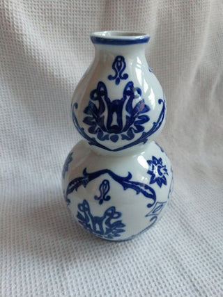 Vntg Blue & White Vase Bombay Co.