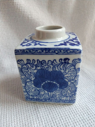 Small square Chinese Vase Blue White