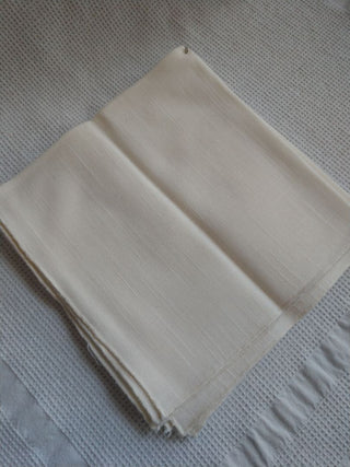 Set of 4 textured cream napkins