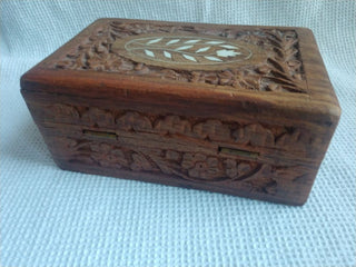 Small Handcarved Wooden Trinket Box Center Inlay 6"x4"