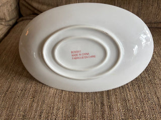 gravy boat with ladle