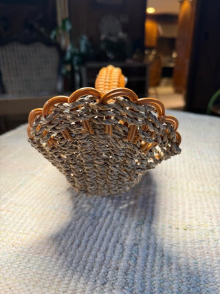 Wicker Chicken w/Red Beak