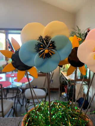 fg-Garden Stake-Blue pansy